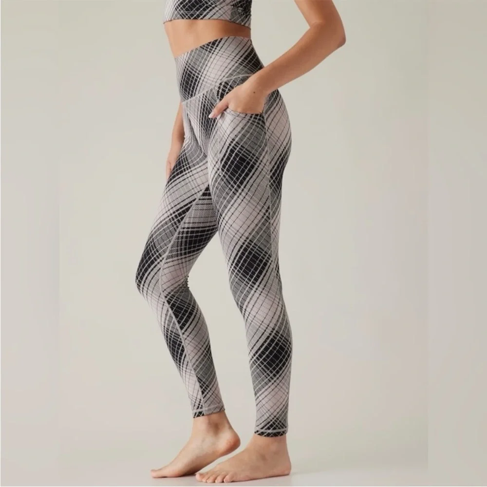 Athleta Salutation Stash Textured Tight - Picture 2 of 6